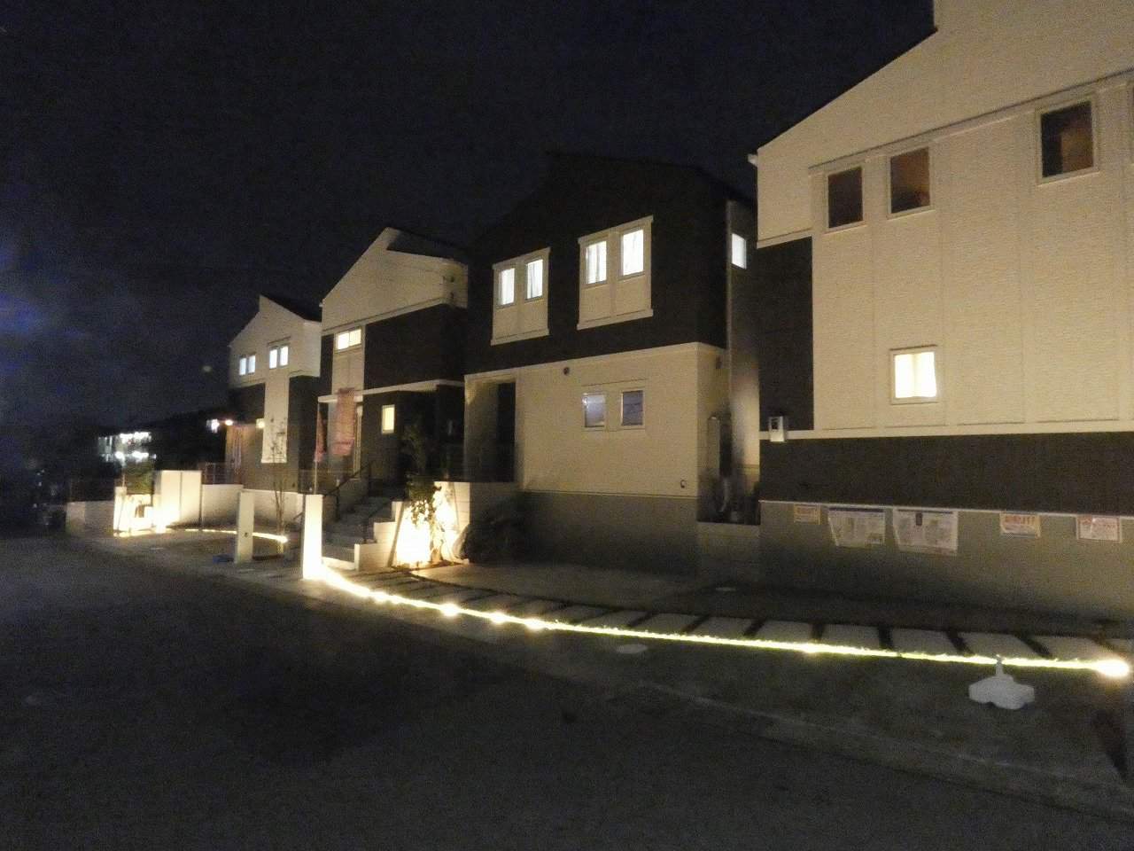 分譲住宅 外構照明(スクエアテープライト3000K)