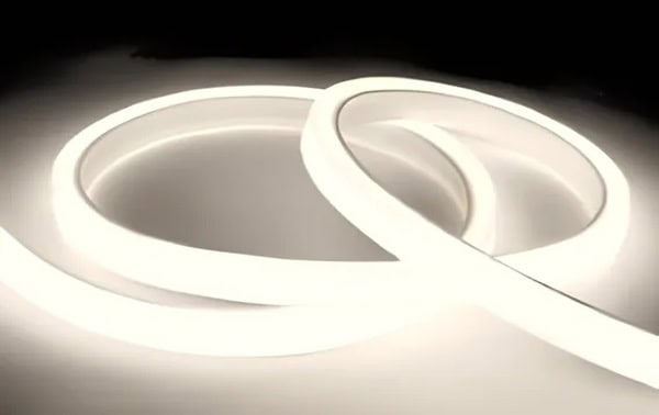 製品画像_三面発光ラインライト